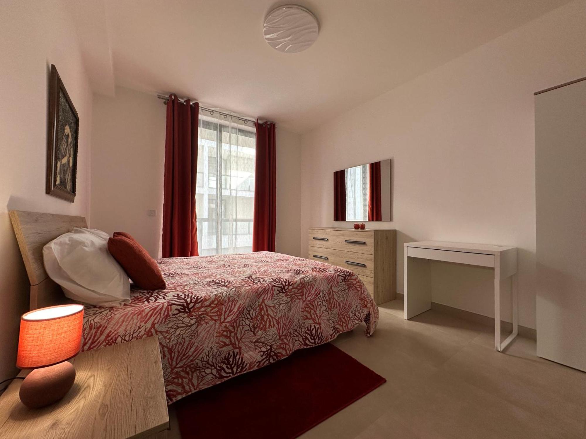 New, Airy And Spacious Apartment In 멜리에하 외부 사진