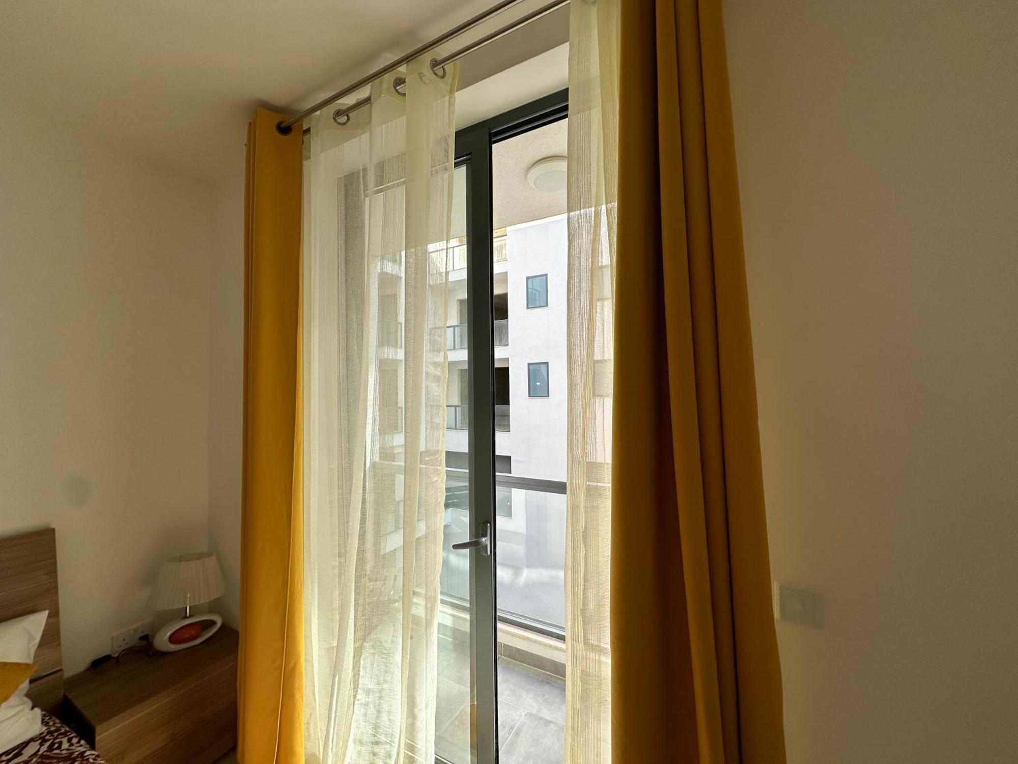 New, Airy And Spacious Apartment In 멜리에하 외부 사진