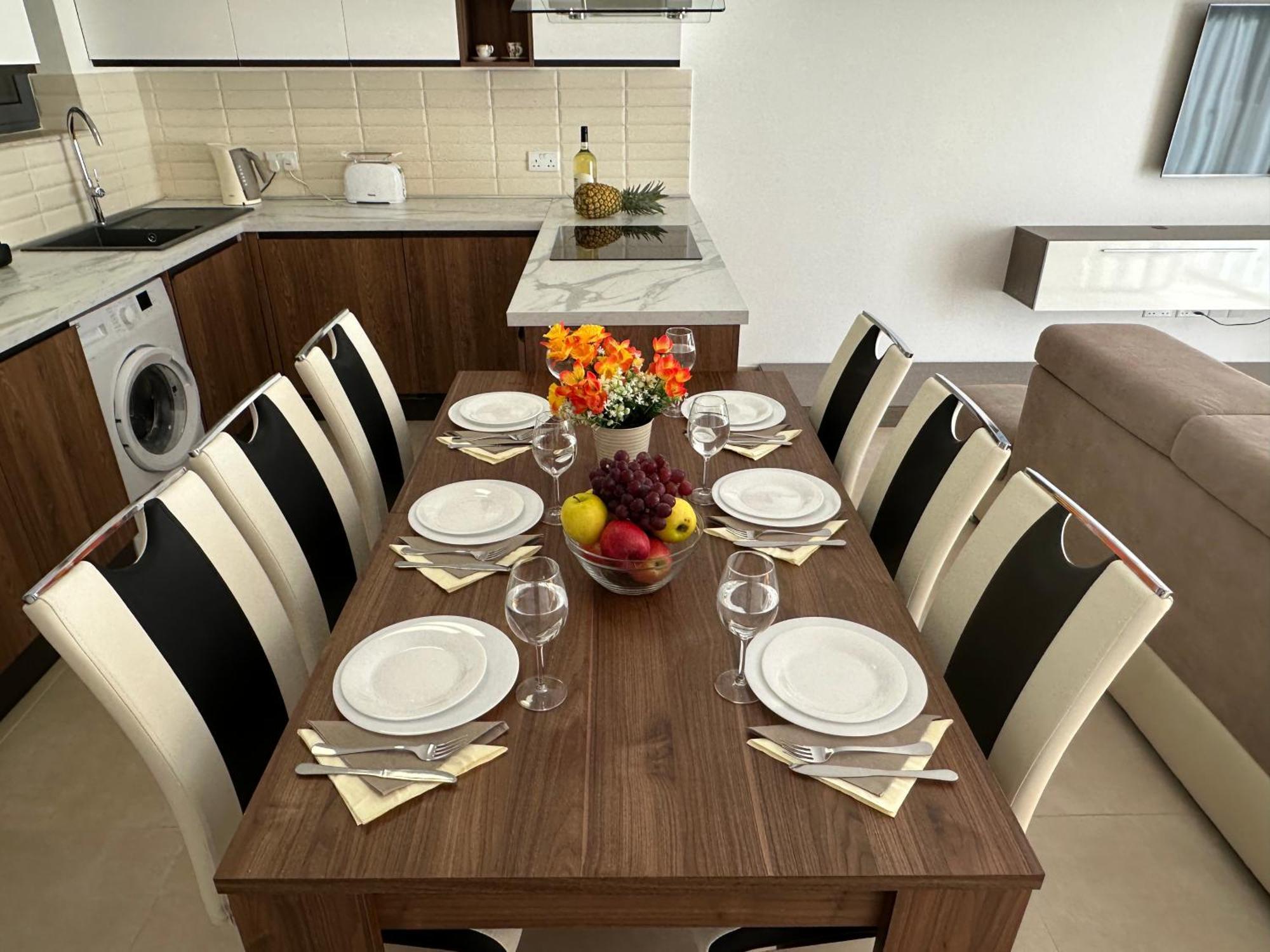New, Airy And Spacious Apartment In 멜리에하 외부 사진