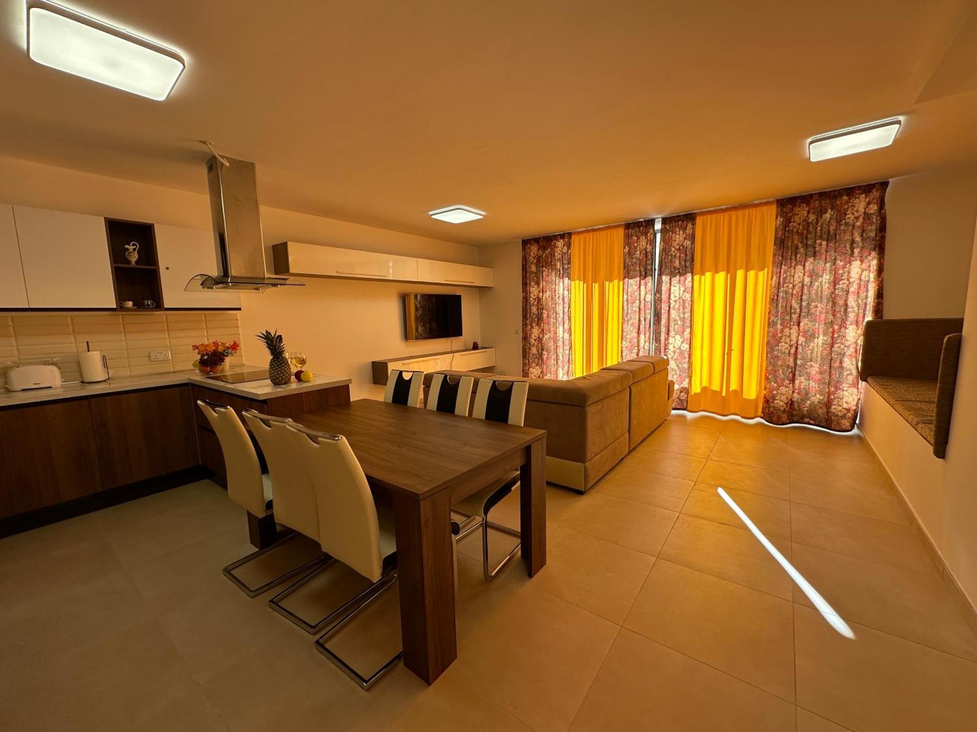 New, Airy And Spacious Apartment In 멜리에하 외부 사진